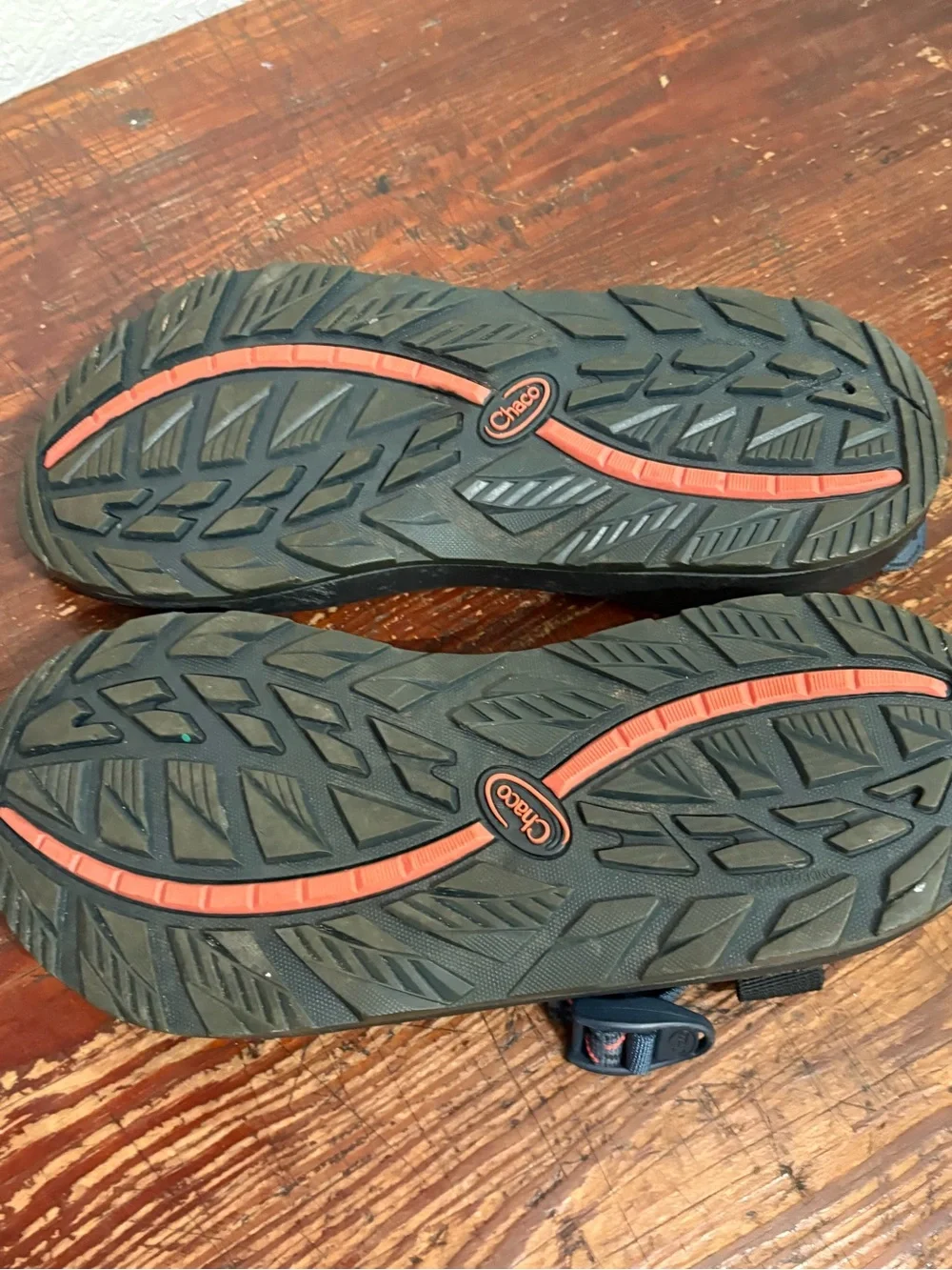 Chaco Men's Navy Blue & Black Sport Sandals size 11, Great condition